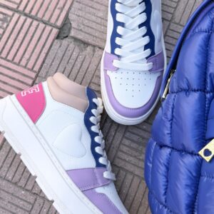 Sneakers Love Moschino